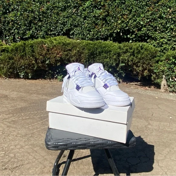 Jordan 4s Metallic purple - Picture 3 of 10